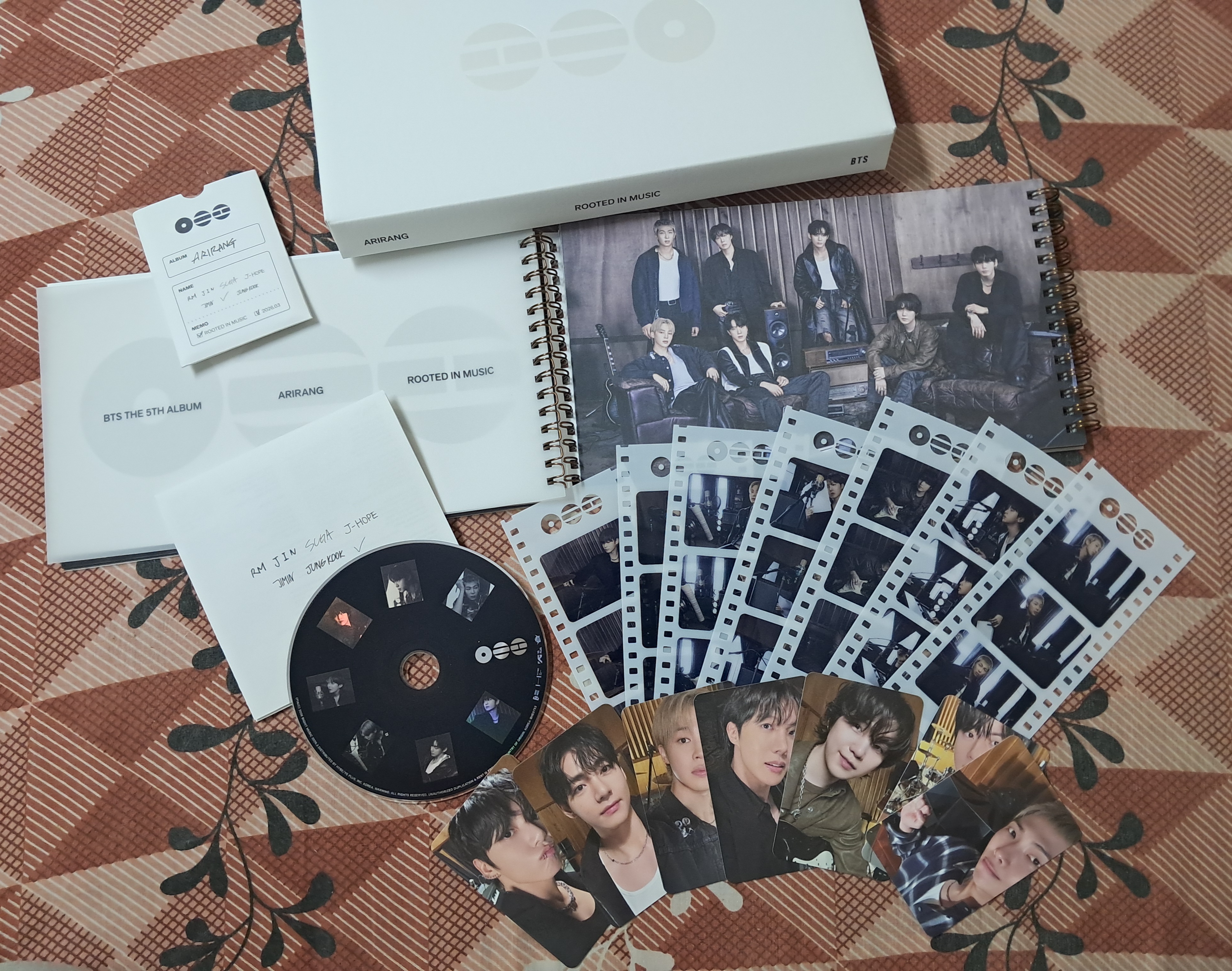 BTS - ARIRANG 5TH ALBUM STANDARD RANDOM