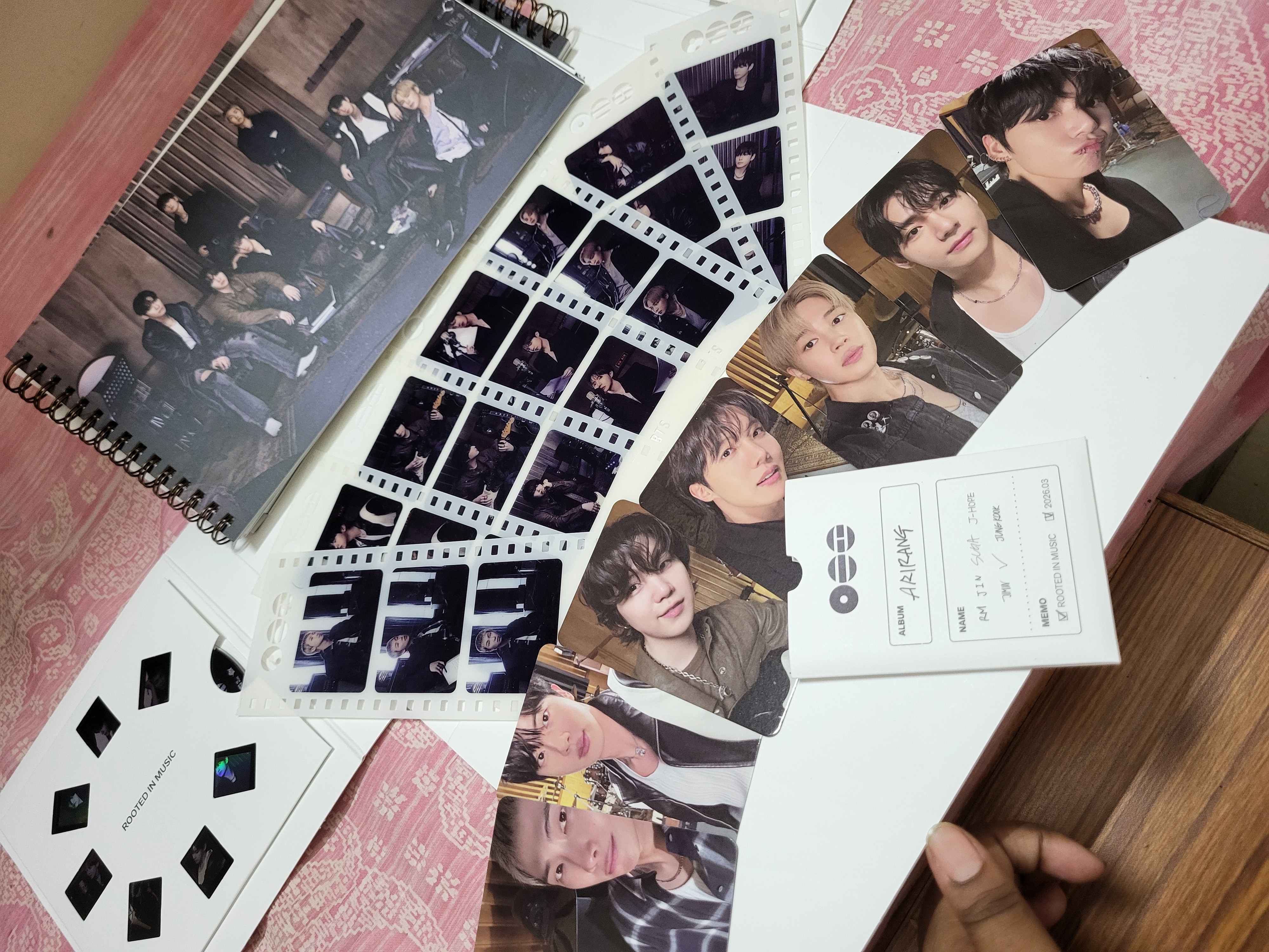 BTS - ARIRANG 5TH ALBUM STANDARD RANDOM
