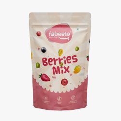 Fabeato: 9-In-1 Premium Berries Mix Dried Cranberries, Blackcurrants, Strawberry, Gojiberries and More - 200g
