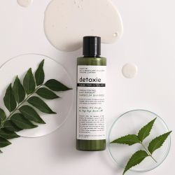 Detoxie: Anti-Dandruff & Flake Relief Capsicum Shampoo 200 ML