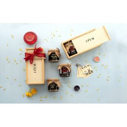 Plum: Diwali Gift Hamper