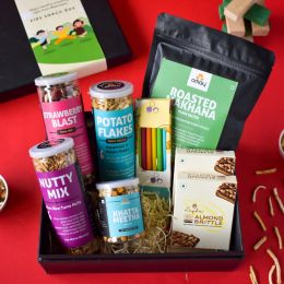 Omay Foods: Kids Snacks Gift Box