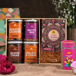 Omay Foods: Gourmet Treats Holi Gift Box