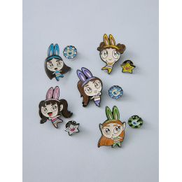 Cokodive: NewJeans-NewJeans x Murakami | MD Metal Pin Badge (Hyein)
