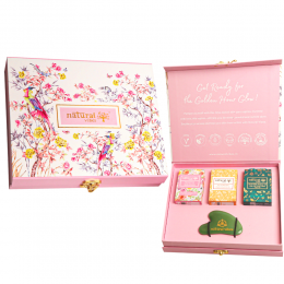Natural Vibes: Glow Getter Gift Set with Jade Gua Sha, Vitamin C Serum, Nirvana Flower Oil and Gold Beauty Elixir Oil