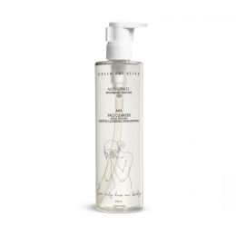 Green And Beige : Moisturaise AHA Face Cleanser - 250ml