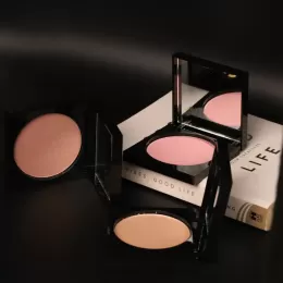 Wearified: Golden Hour Glow Highlighter Trio Bundle with Brush 02