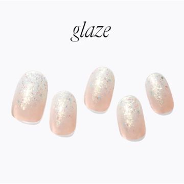 Dashing Diva: Glaze semi-cured gel Moonlit