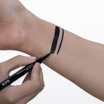 Kiro Beauty: Waterproof Soft-Matte Eyeliner Pen Carbon Black - 1.1gm