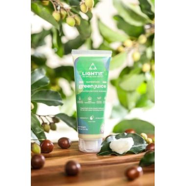 LIGHT UP: Green Juice SuperFood Brightening Face wash - 100ml