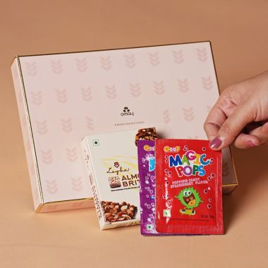 Omay Foods: Kids' Little Dreamers Rakhi Gift Box