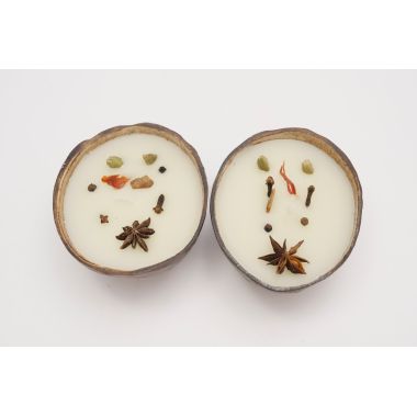 Thenga: Coconut Shell Spice Candle