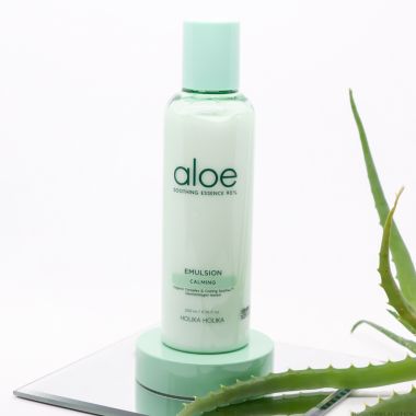 Holika Holika: Aloe Soothing Essence 90% Emulsion - 200ml
