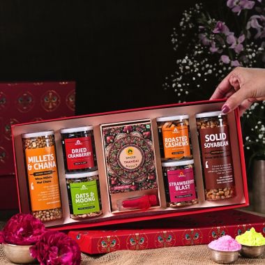 Omay Foods: Festive Fusion Holi Gift Box