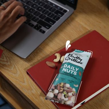 Nutty Gritties: Daily Nuts Roasted in Himalayan Pink Salt (Pack of 6 x 35g each) -210g