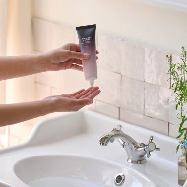 Haruharu Wonder: Black Rice Moisture 5.5 Soft Cleansing Gel 100 ml