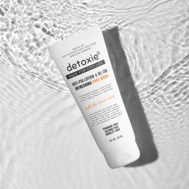 Detoxie: Anti-Pollution & De-Tan Refreshing Face Wash - (100 ml)