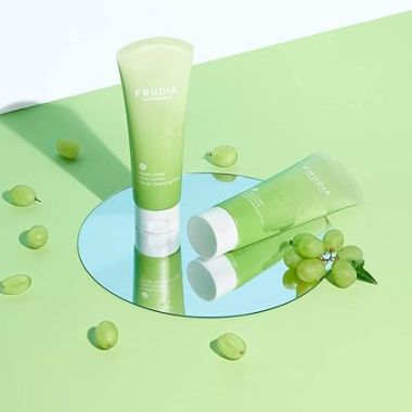 Frudia: Green Grape Pore Control Scrub Cleaning Foam