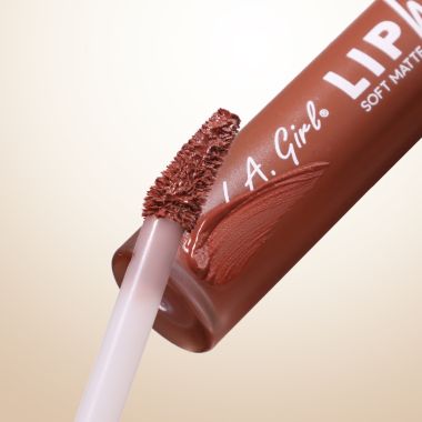 L.A.Girl: LIP HAZE BLURRING SOFT MATTE LIP COLOR-LOVE ME