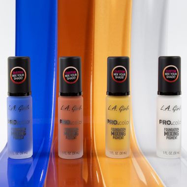 L.A.Girl: Pro Color & Pro Matte Foundation - white