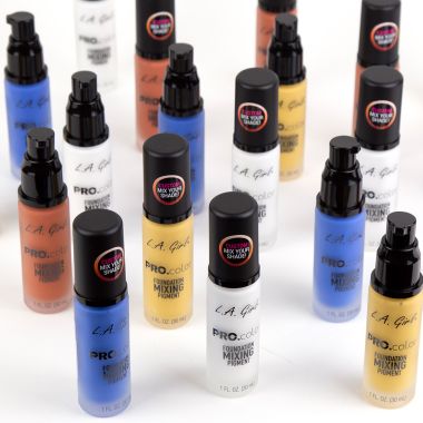 L.A.Girl: Pro Color & Pro Matte Foundation - Blue