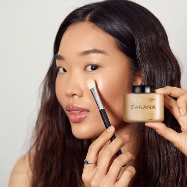 Makeup Revolution: Loose Baking Powder Banana