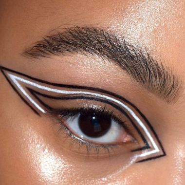 Makeup Revolution: Relove Dip Eyeliner White