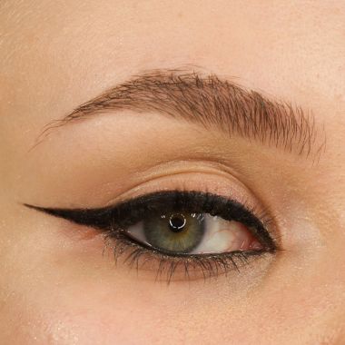 Makeup Revolution: Streamline Waterline Eyeliner Pencil Black