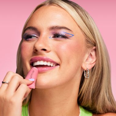 Makeup Revolution: Juicy Peptide Lip Balm Pink Strawberry