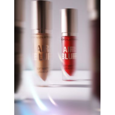 Makeup Revolution: Air Blur Matte Liquid Lipstick Siren