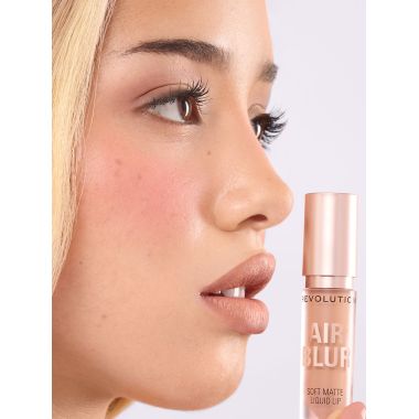 Makeup Revolution: Air Blur Matte Liquid Lipstick Natural
