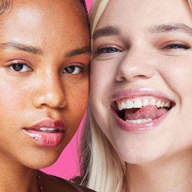 Makeup Revolution: Pout Bomb Plumping Gloss Milky Sheer Holo