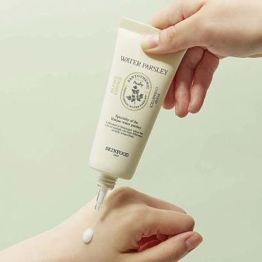 Skinfood: PANTOTHENIC WATER PARSLEY SILENCE ESSENCE (R23)