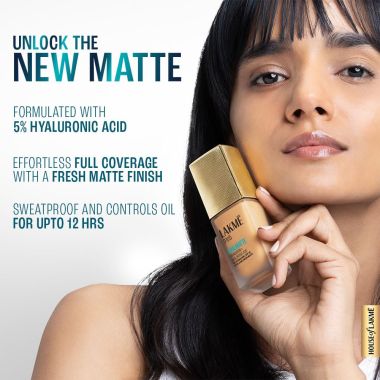 Lakme: 9to5 Hya Matte Foundation + Hyaluronic Acid Neutral Light