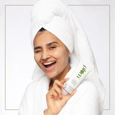 Plum: Plum Green Tea Gentle Revival FaceScrub (75 g)