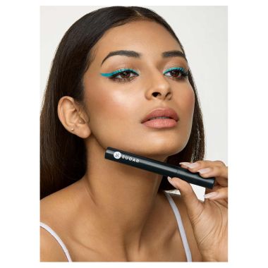 Sugar Cosmetics : Lash Of The Titans - Volumizing Mascara - 01 Black With A Bang (Black Mascara) - 5ml