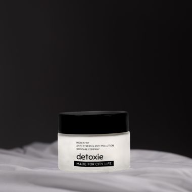 Detoxie: Youth Preserve Face Moisturizer - 50g