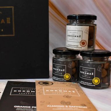 Kokomae: Hamper with signature bars and Belgian Dragees - 480 gm