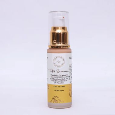 Pure by Priyanka: Tinted Sunscreen with 1% Hyaluronic Acid and SPF30 - 40ml
