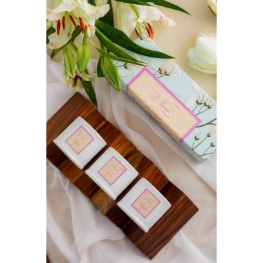 Niana: Floral Collection - Set of 3 Candles
