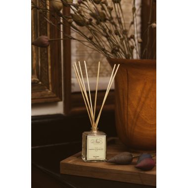 Niana: Grapefruit and Mangosteen Reed Diffuser