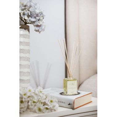 Niana: Honeysuckle Jasmine Reed Diffuser