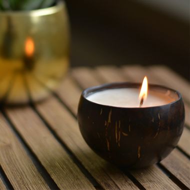 Ecotyl: Coconut Shell Vegan Soy Wax Candle (Lavender) - 150 gm