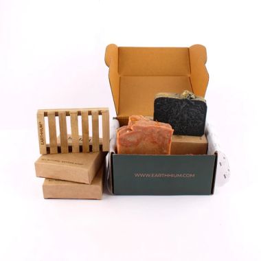 Earthhium: Kesar & Charcoal Eucalyptus Soap with Bamboo Soap Dish