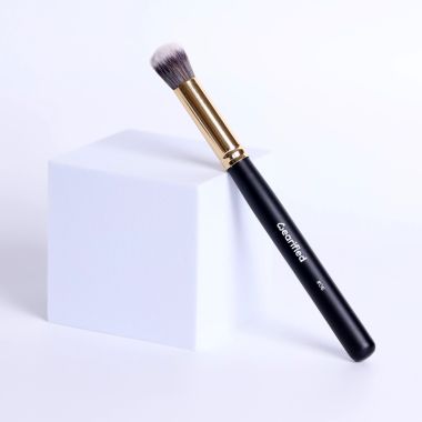 Wearified: Face Makeup Brush 06