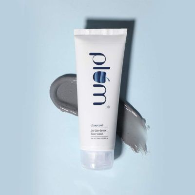 Plum: Charcoal Do-the-Detox Face Wash - 100ml