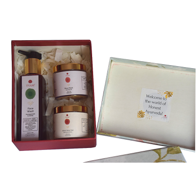 TVAM: Royal Gold Face Set