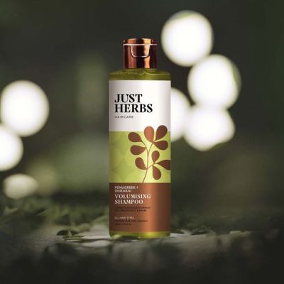 Just Herbs: Volumising Shampoo with Fenugreek and Shikakai - 200ml