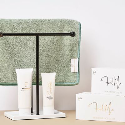 Personal Touch Skincare: Feel Me Microfibre Face Cloth - Green