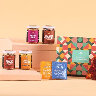 Omay Foods: Nuts & Delights Gift Box